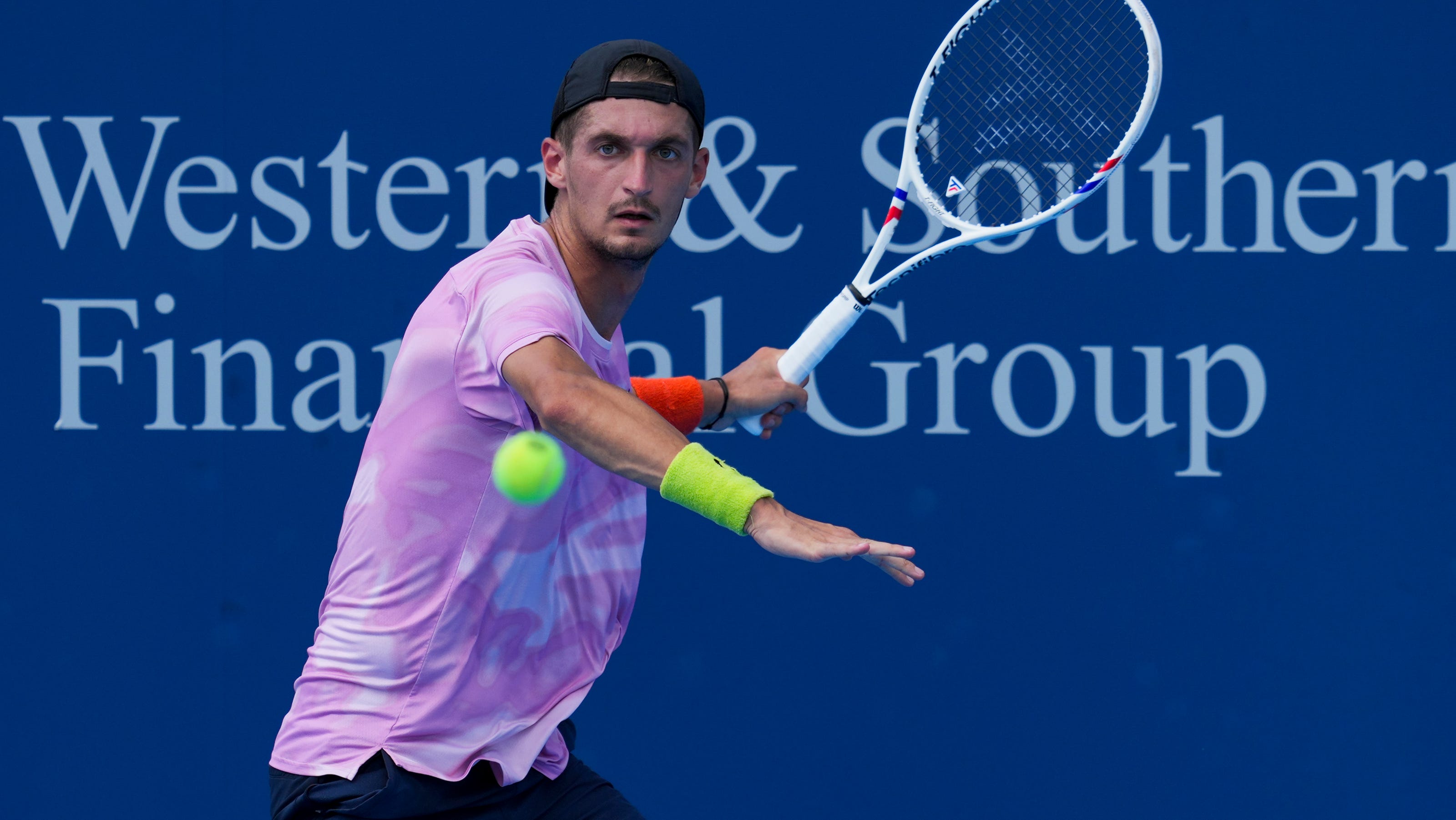 Atmane Stuns Top 10, Reaches Semis