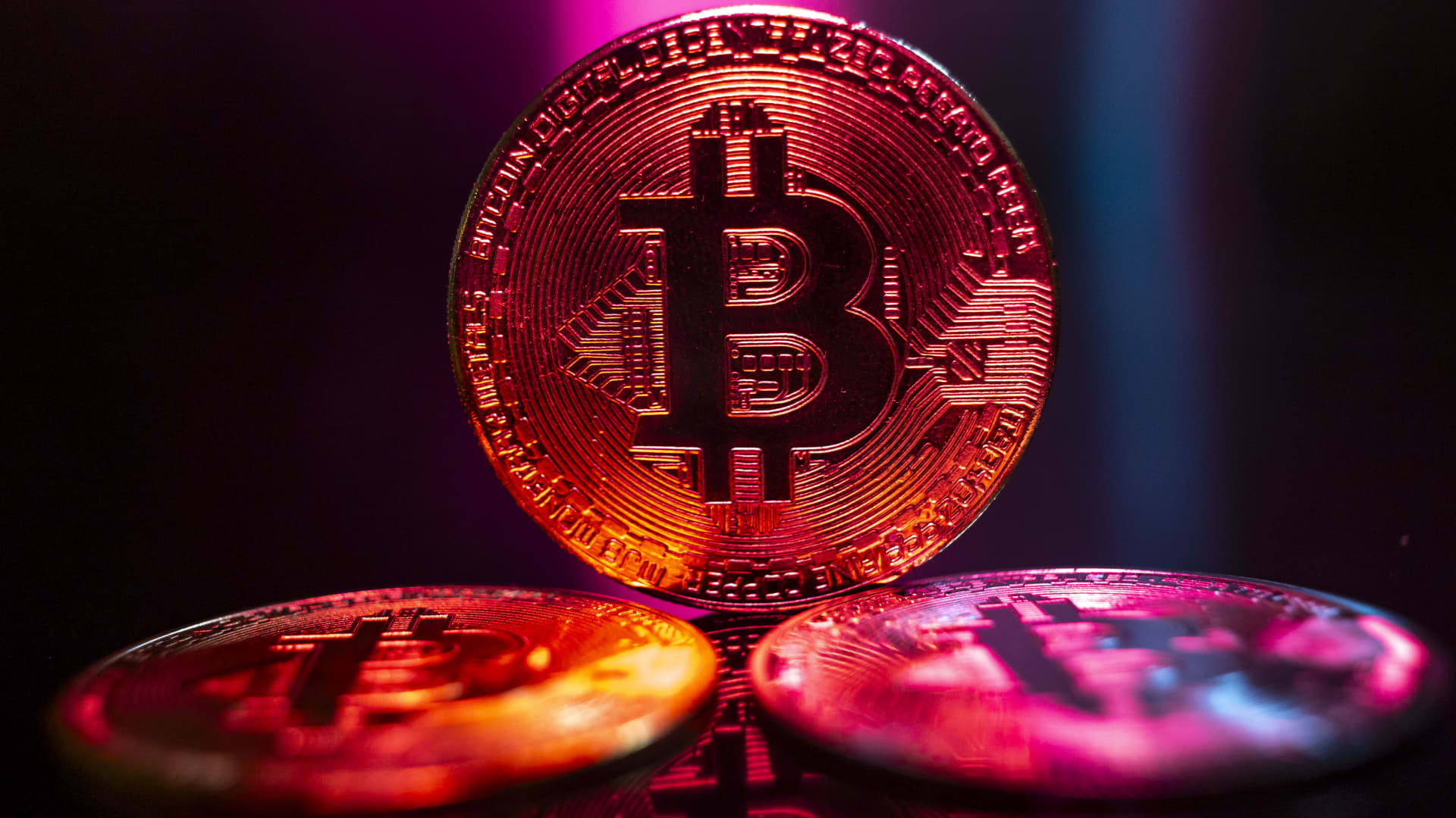 Bitcoin Crash: $115k Plunge Amidst Macro Fears