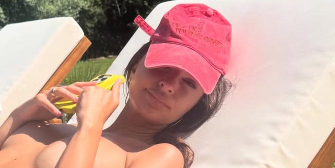 Emily Ratajkowski's Stunning Tan: New Photos