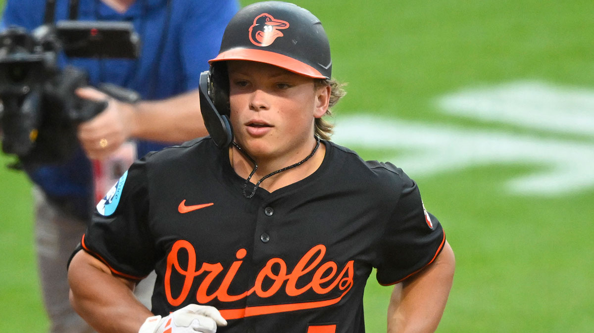 Holliday Joins Orioles Legends Machado, Robinson