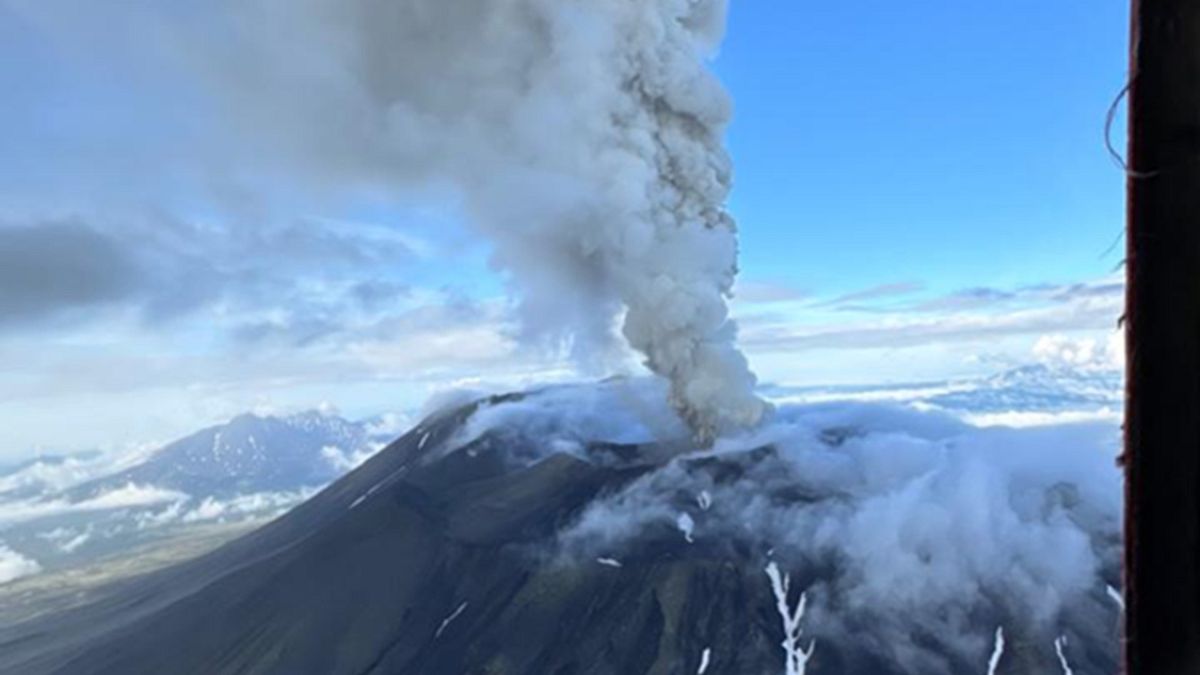 Kamchatka's Krasheninnikov Volcano Erupts