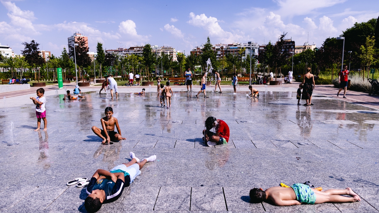 Madrid Cold Snap: Temperature Drop & Rain Risk