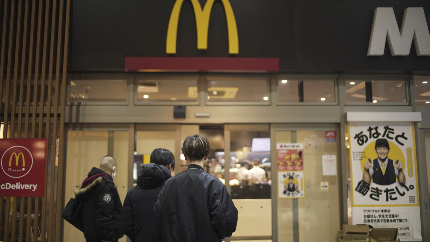 McDonald's Japan: Pokemon Card Promotion Ends