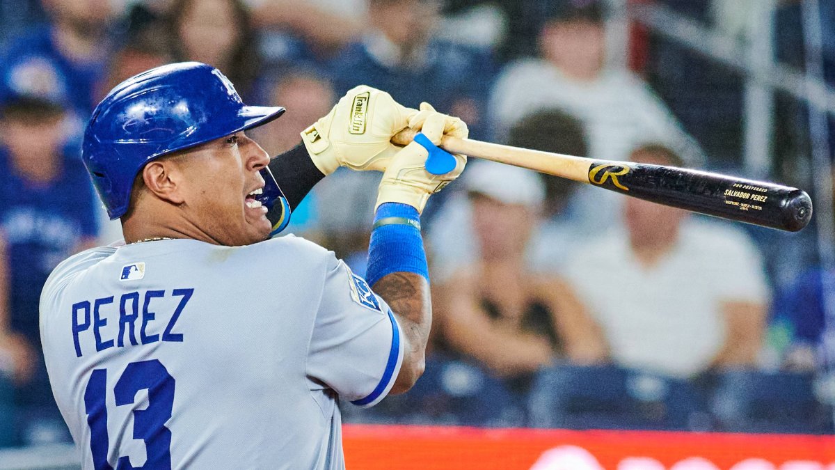 Perez's Homer Propels Royals Past Blue Jays