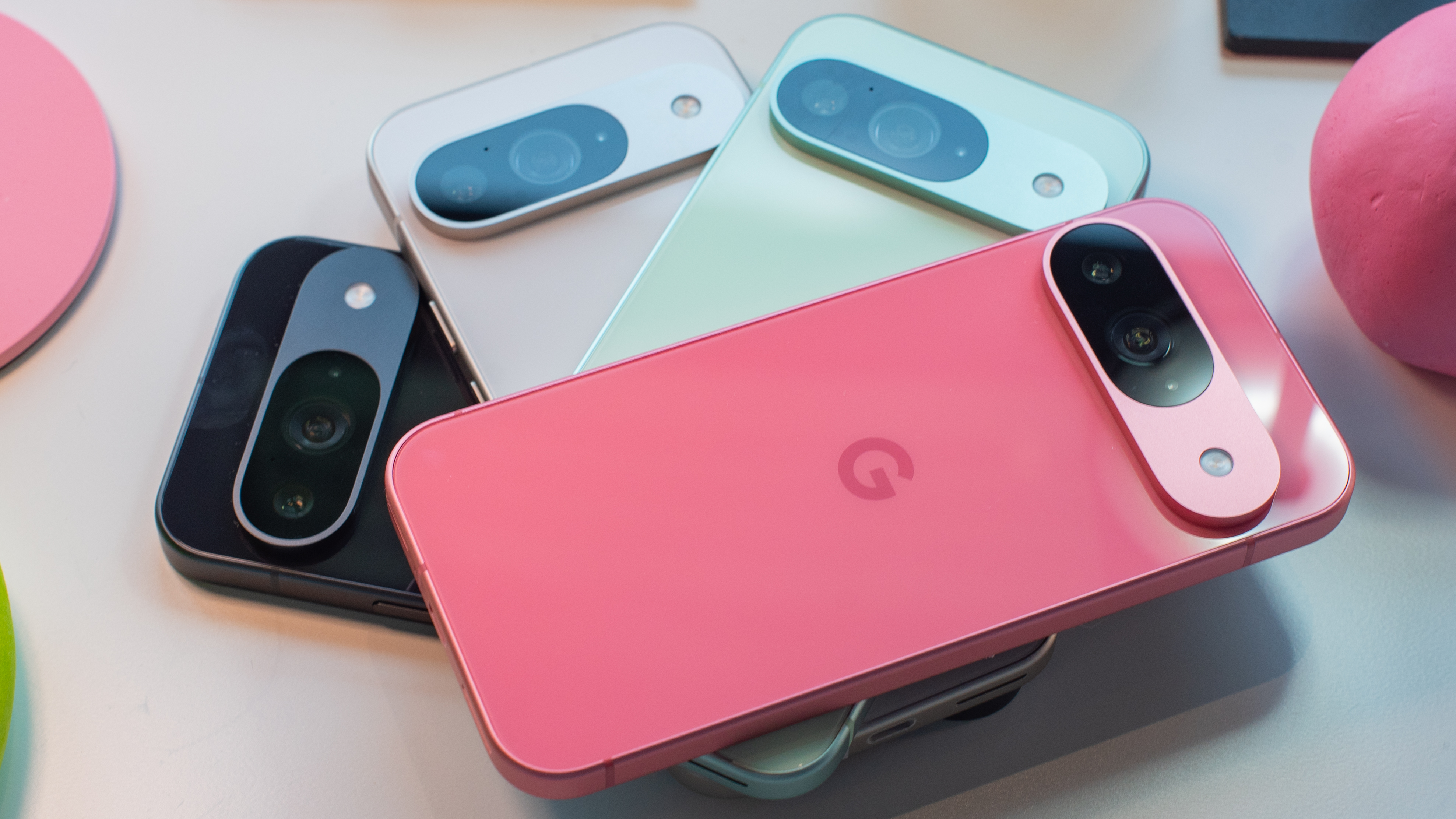 Pixel 10 Teaser: Google Shades IPhone 16
