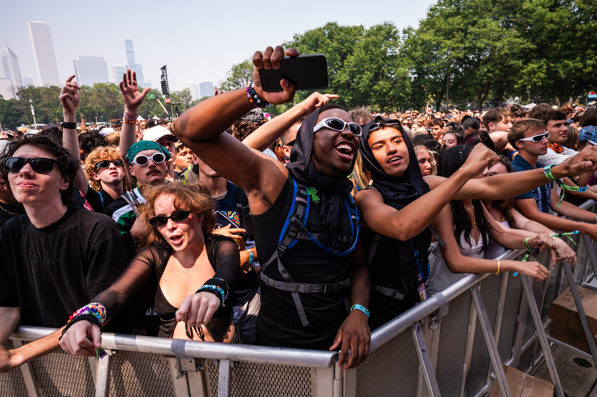 This Week's Top Photos: Smoke, Music & More