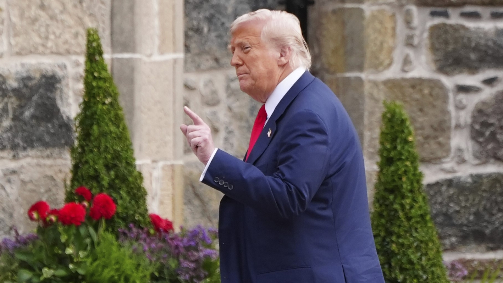 Trump Calls For Harris, Oprah, Beyoncé Prosecution