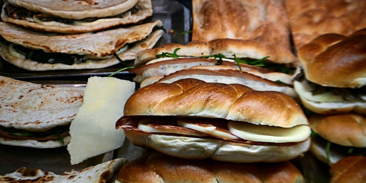 Two Dead In Southern Italy After Eating Sandwiches: Botulism Outbreak