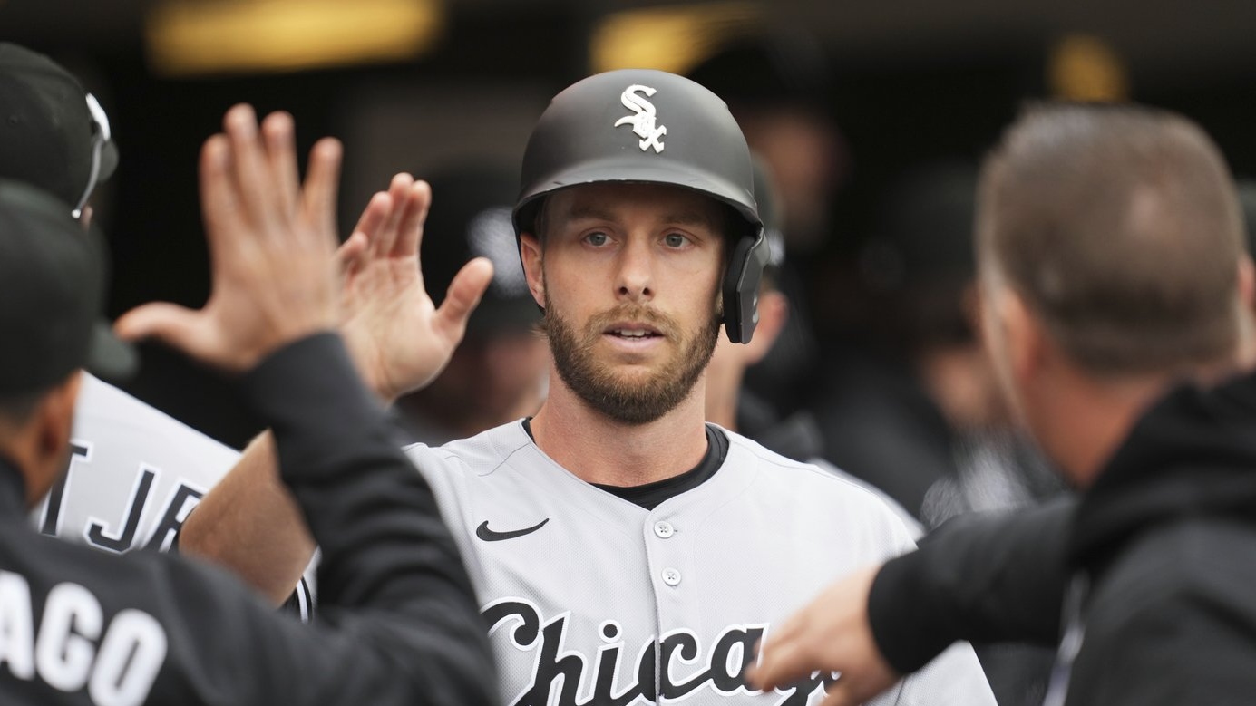 Yankees Add Slater: Outfielder Joins Bronx Bombers